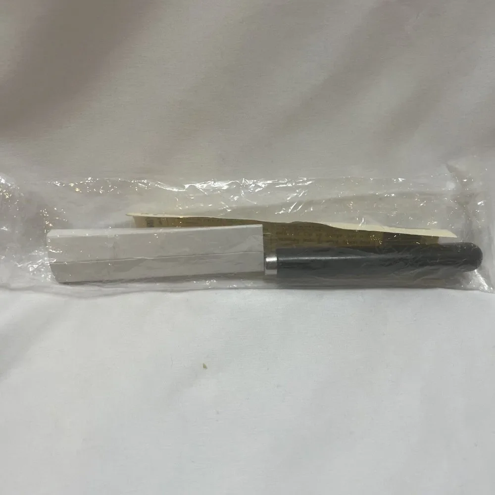 The Pampered‎ Chef V-Shaped Cutter #1160 Vegetable Garnishing Tool Knife NEW NIP
